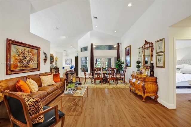 2019 Cove Ln, Weston, FL 33326