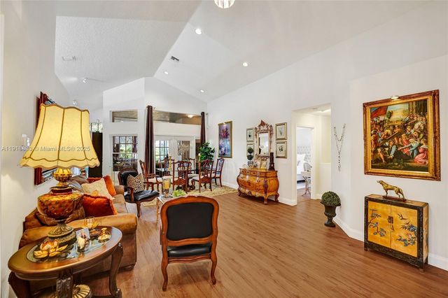 2019 Cove Ln, Weston, FL 33326