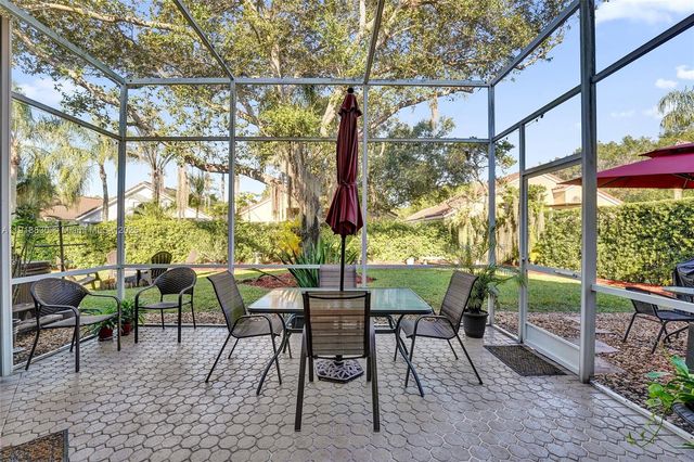 2019 Cove Ln, Weston, FL 33326