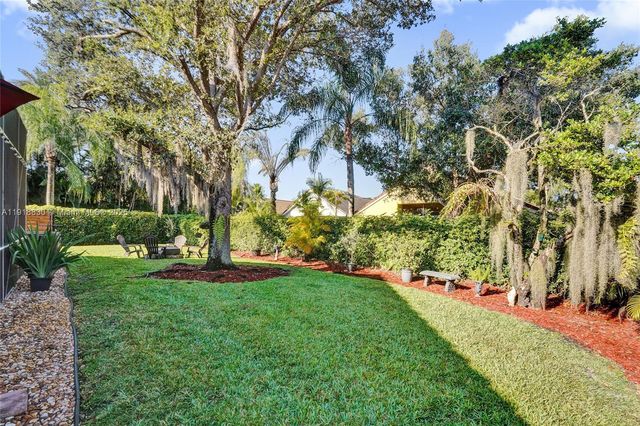 2019 Cove Ln, Weston, FL 33326