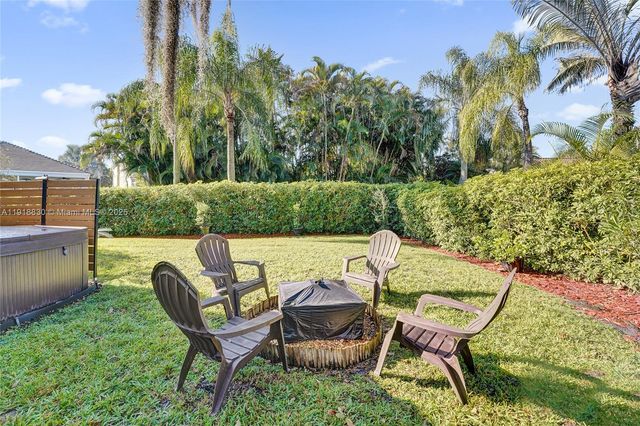 2019 Cove Ln, Weston, FL 33326