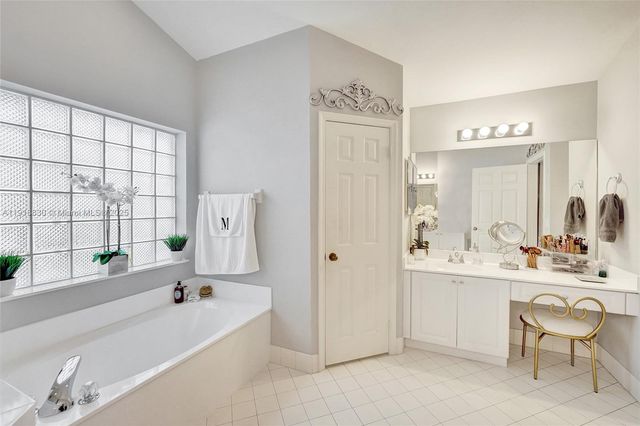 2019 Cove Ln, Weston, FL 33326