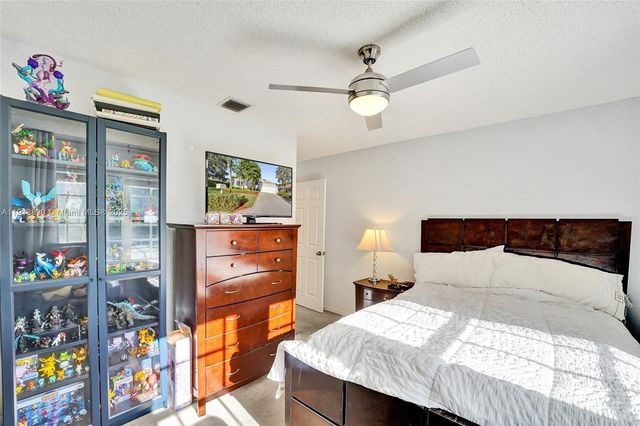 2019 Cove Ln, Weston, FL 33326