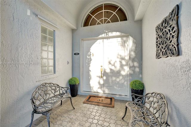 2019 Cove Ln, Weston, FL 33326