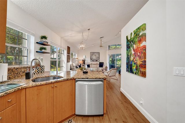 2019 Cove Ln, Weston, FL 33326