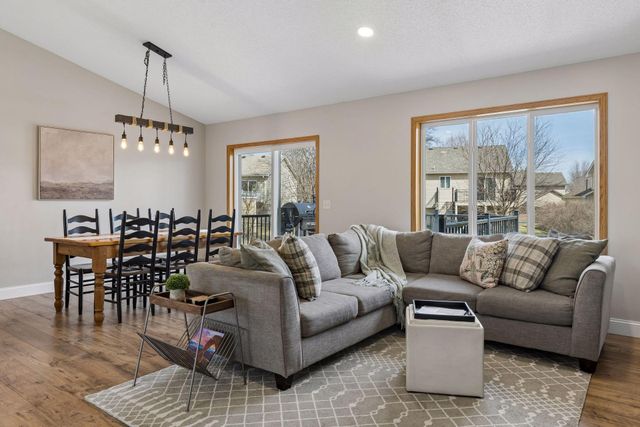 639 129th Avenue NE, Blaine, MN 55434