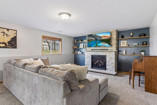 639 129th Avenue NE, Blaine, MN 55434