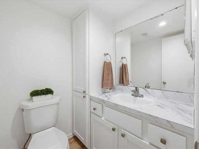 2120 Wilcrest Drive 122, Houston, TX 77042