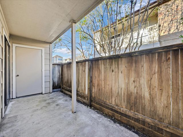 2120 Wilcrest Drive 122, Houston, TX 77042