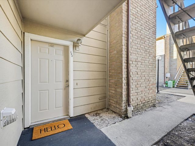 2120 Wilcrest Drive 122, Houston, TX 77042