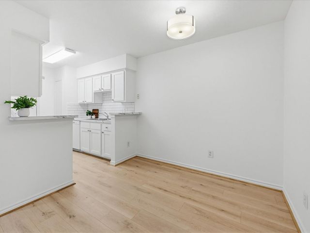 2120 Wilcrest Drive 122, Houston, TX 77042