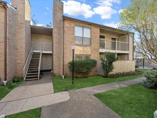 2120 Wilcrest Drive 122, Houston, TX 77042