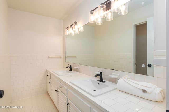 207 Broadmoor Boulevard, Lafayette, LA 70503