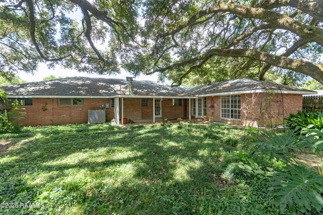 207 Broadmoor Boulevard, Lafayette, LA 70503