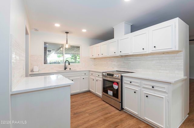 207 Broadmoor Boulevard, Lafayette, LA 70503