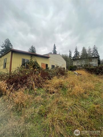 1632 Henkle Street, Raymond, WA 98577