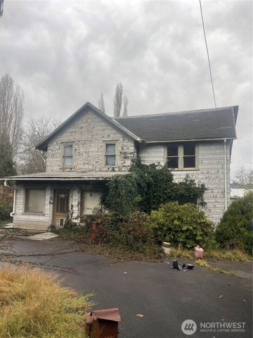 1632 Henkle Street, Raymond, WA 98577