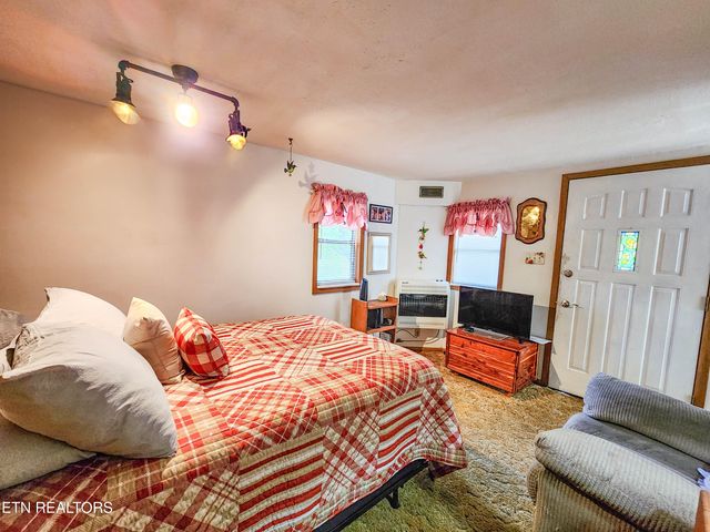 1711 Rocky Branch Rd, Rutledge, TN 37861