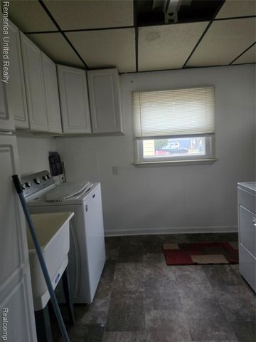 6334 Hampden, Taylor, MI 48180