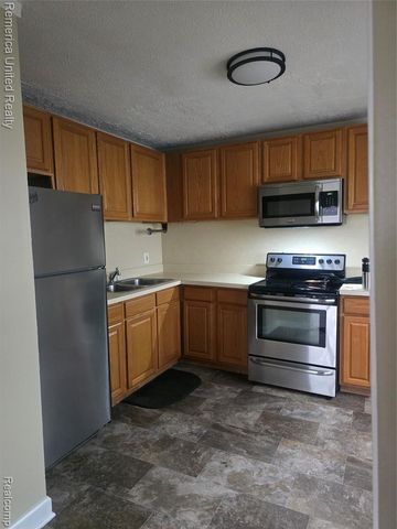 6334 Hampden, Taylor, MI 48180