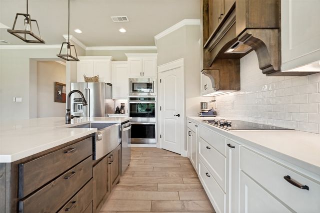 6913 Veal Station Road, Weatherford, TX 76085