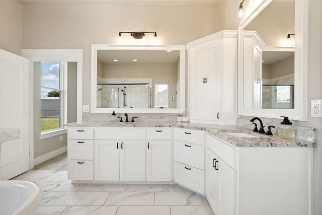 6913 Veal Station Road, Weatherford, TX 76085