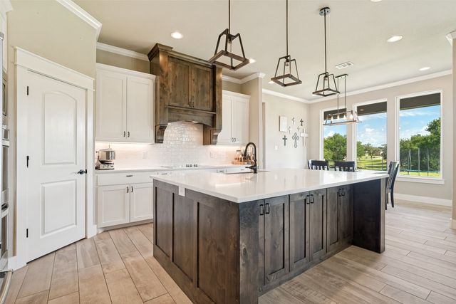 6913 Veal Station Road, Weatherford, TX 76085