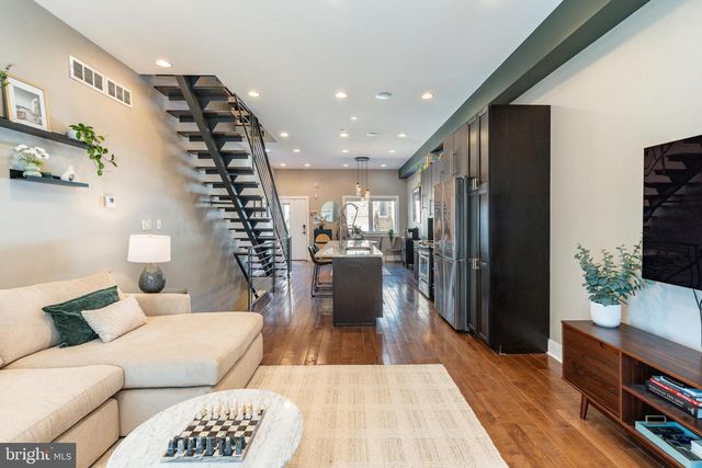 1218 CREASE ST, Philadelphia, PA 19125