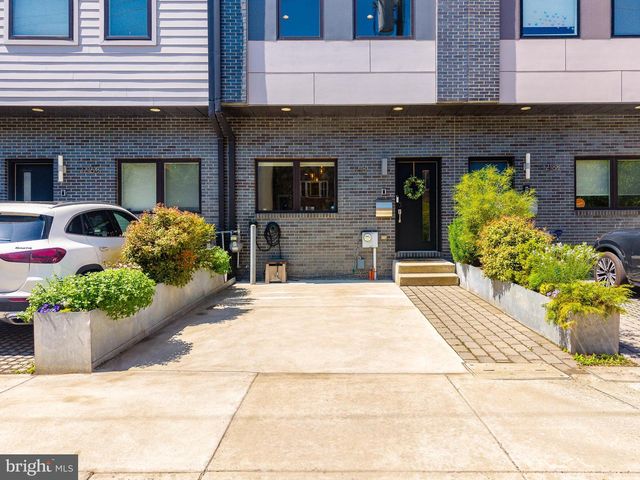 1218 CREASE ST, Philadelphia, PA 19125