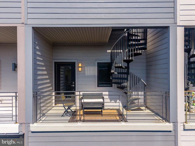 1218 CREASE ST, Philadelphia, PA 19125