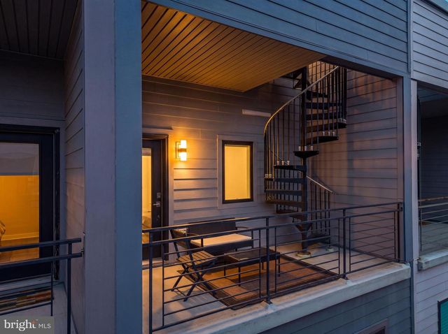 1218 CREASE ST, Philadelphia, PA 19125