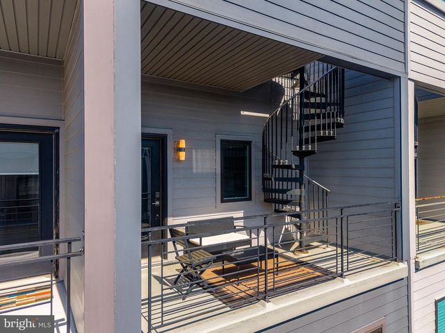 1218 CREASE ST, Philadelphia, PA 19125