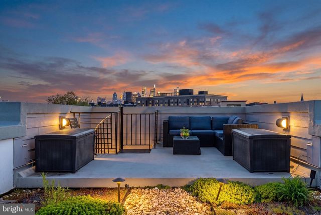 1218 CREASE ST, Philadelphia, PA 19125