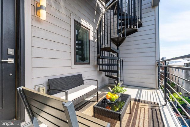 1218 CREASE ST, Philadelphia, PA 19125
