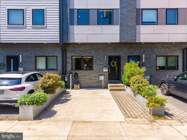 1218 CREASE ST, Philadelphia, PA 19125