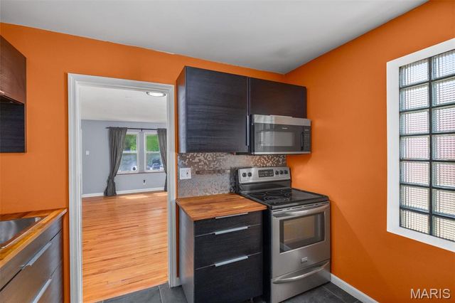 8261 Watson Road, Webster Groves, MO 63119