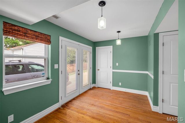8261 Watson Road, Webster Groves, MO 63119