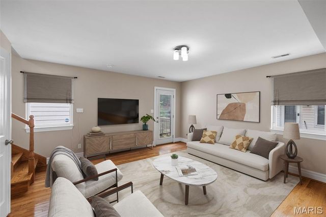 8261 Watson Road, Webster Groves, MO 63119
