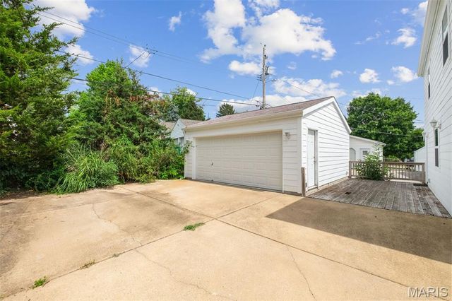 8261 Watson Road, Webster Groves, MO 63119