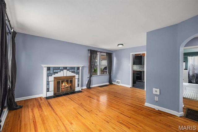 8261 Watson Road, Webster Groves, MO 63119