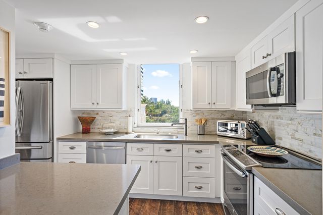 5380 N Ocean Drive 3a, Singer Island, FL 33404