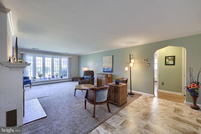 2127 JEFFERSON RD, Spring Grove, PA 17362