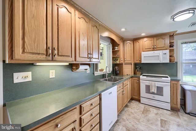 2127 JEFFERSON RD, Spring Grove, PA 17362