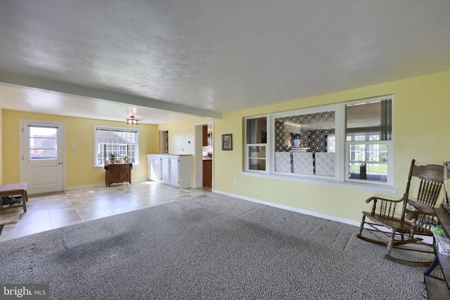 2127 JEFFERSON RD, Spring Grove, PA 17362
