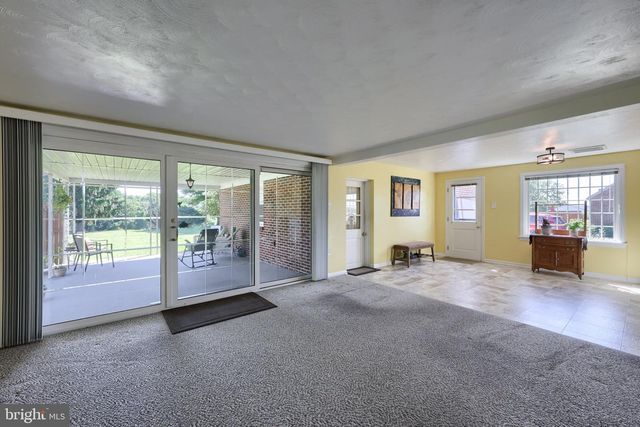 2127 JEFFERSON RD, Spring Grove, PA 17362