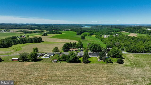 2127 JEFFERSON RD, Spring Grove, PA 17362