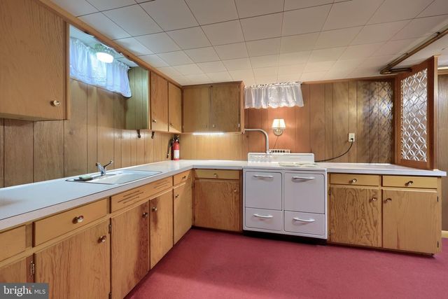 2127 JEFFERSON RD, Spring Grove, PA 17362