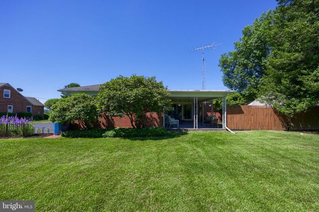 2127 JEFFERSON RD, Spring Grove, PA 17362