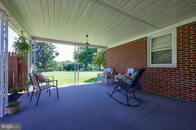2127 JEFFERSON RD, Spring Grove, PA 17362