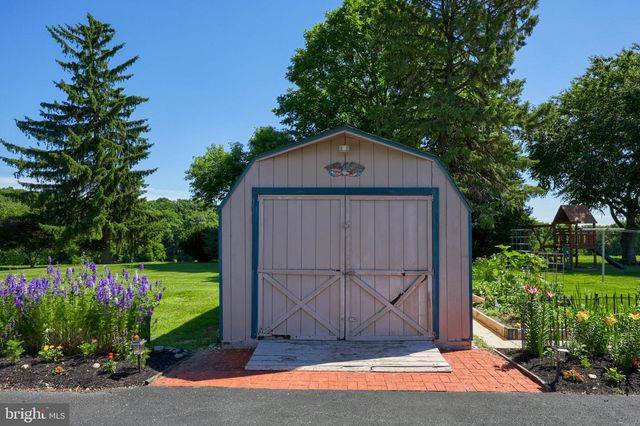2127 JEFFERSON RD, Spring Grove, PA 17362